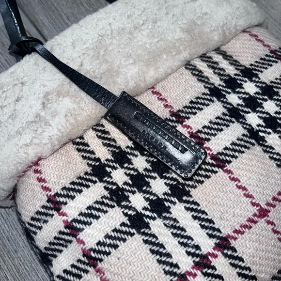 Burberry: Sherpa Fur Shearling Nova Check Reversible Tote ❤️ (rare find) - Picture 6 of 16